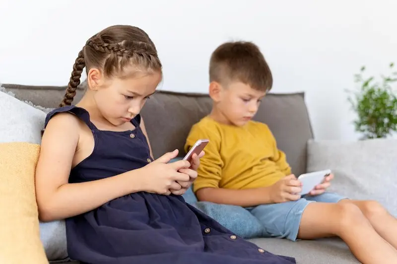 Controlling Your Child's Mobile Phone Habit